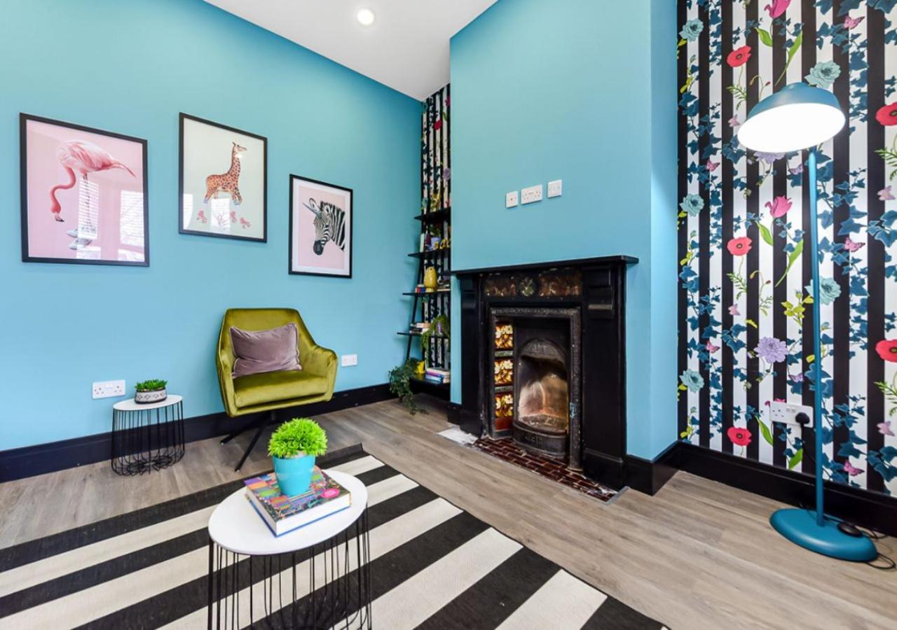 Bright & Colourful House - Best For A Large Groups Londen Buitenkant foto