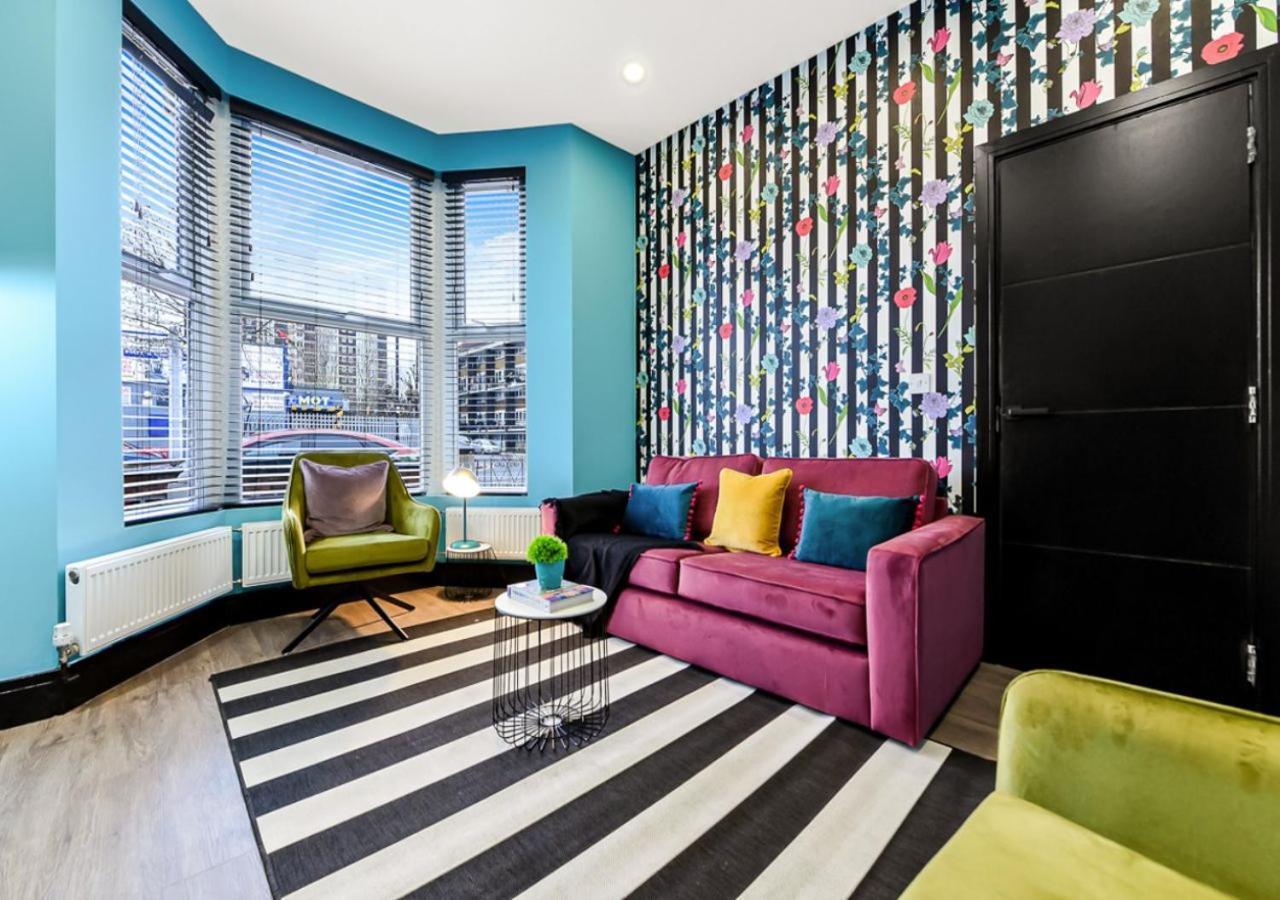 Bright & Colourful House - Best For A Large Groups Londen Buitenkant foto